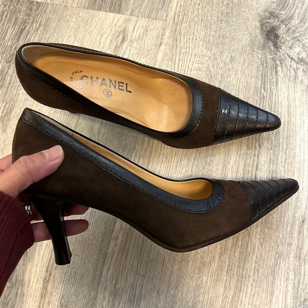 Authentic Chanel Pointy heels